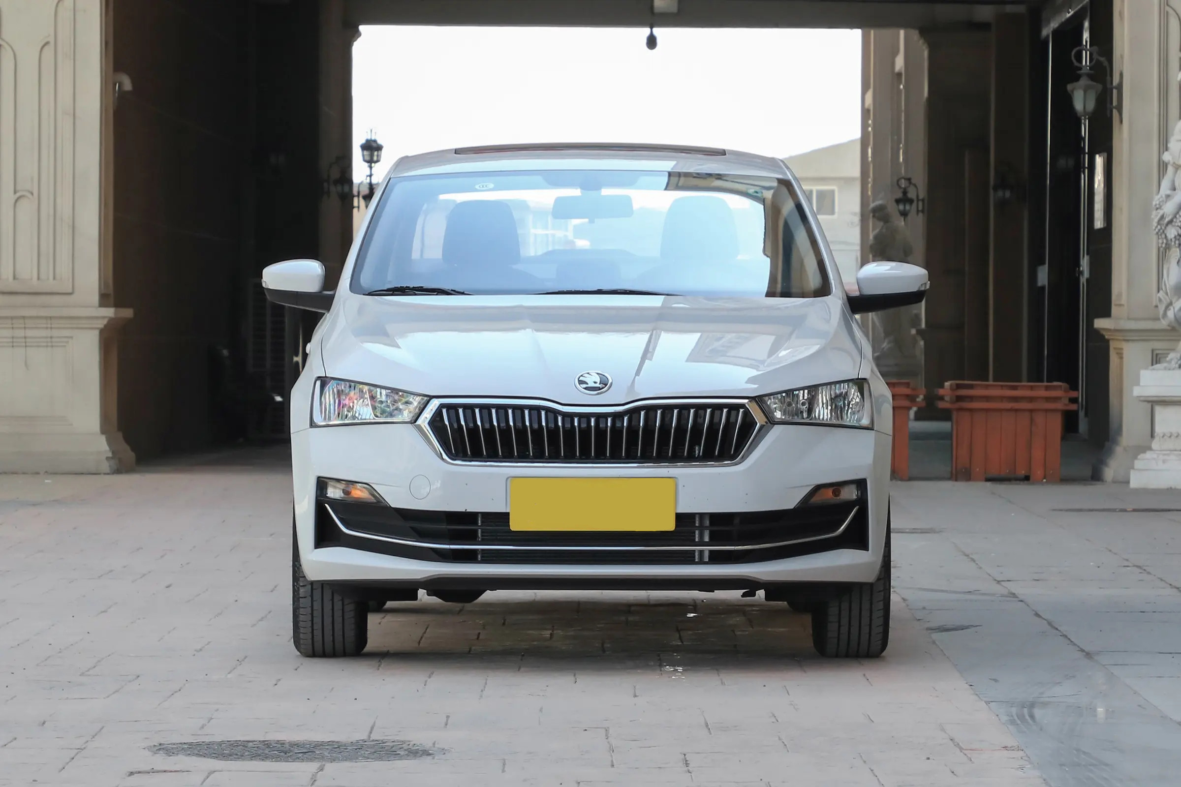 2020 SAIC Volkswagen Skoda Rapid, 1.5L Manual Comfort Edition